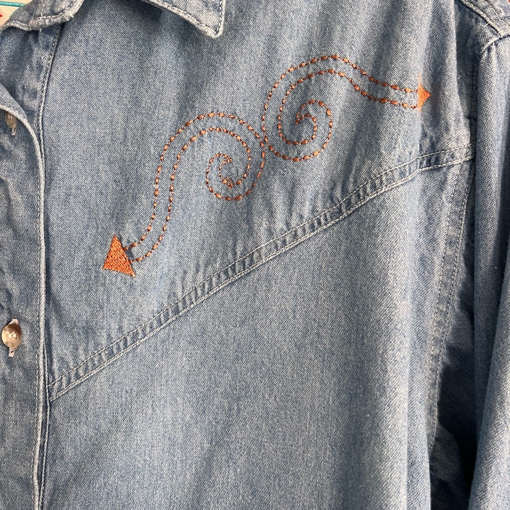 Vintage Wrangler Women’s Burton Down Denim Western Shirt Embroidered size M - Picture 4 of 7